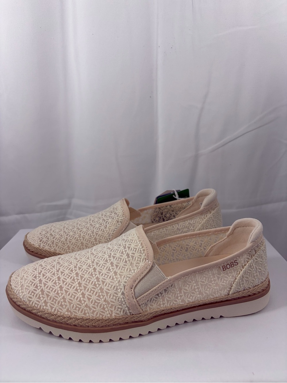 NWT Skechers From Bobs Women’s Size 8.5 Cream Slip-On Loafers with Textured Knit - Picture 7 of 10